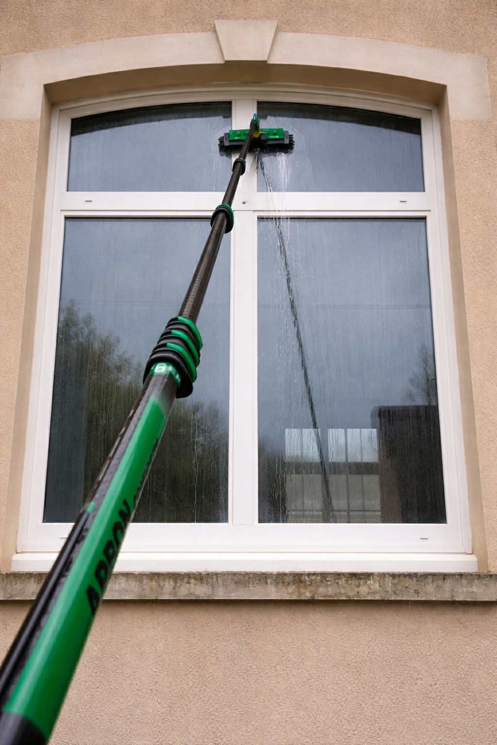 Travail en hauteur à l'eau pure osmosée